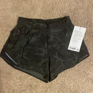 Lululemon Camo Hotty Hot 4”